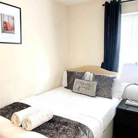 Amazing 2-Bed City Centre Apt With Parking Ковентри Экстерьер фото