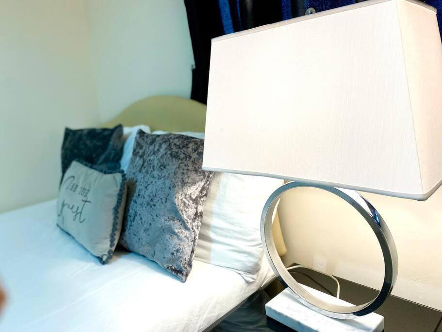 Amazing 2-Bed City Centre Apt With Parking Ковентри Экстерьер фото